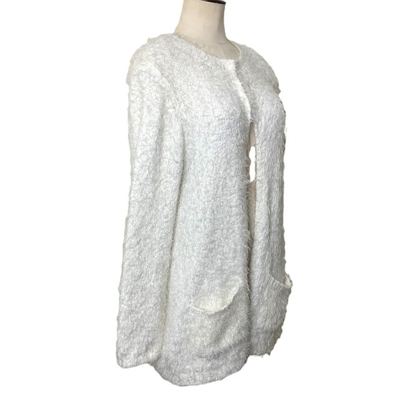 DENVER Hayes Cozy Soft Fuzzy Eye Lashes White Knit Cardigan Sweater & Pockets L - Picture 2 of 11